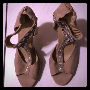 Ladies T-Strap boho chic heels size 41 BNWOT